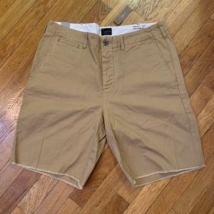 NWOT Men’s Jcrew tan shorts